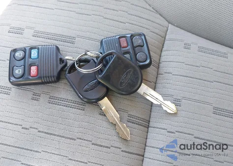 2009 Ford Focus Se z USA, uszkodzony, nr VIN 1FAHP35N09W146239